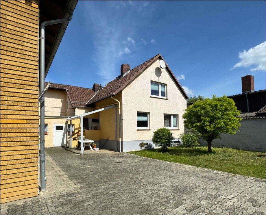 Blick zum zweiten Gebude Mehrfamilienhaus Wolfsburg